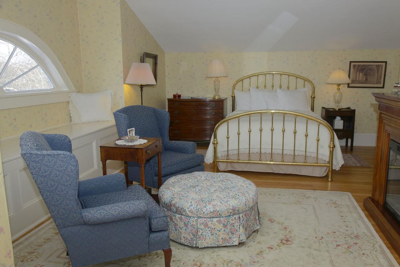 Bykenhulle House Bed And Breakfast Hopewell Junction Exterior photo