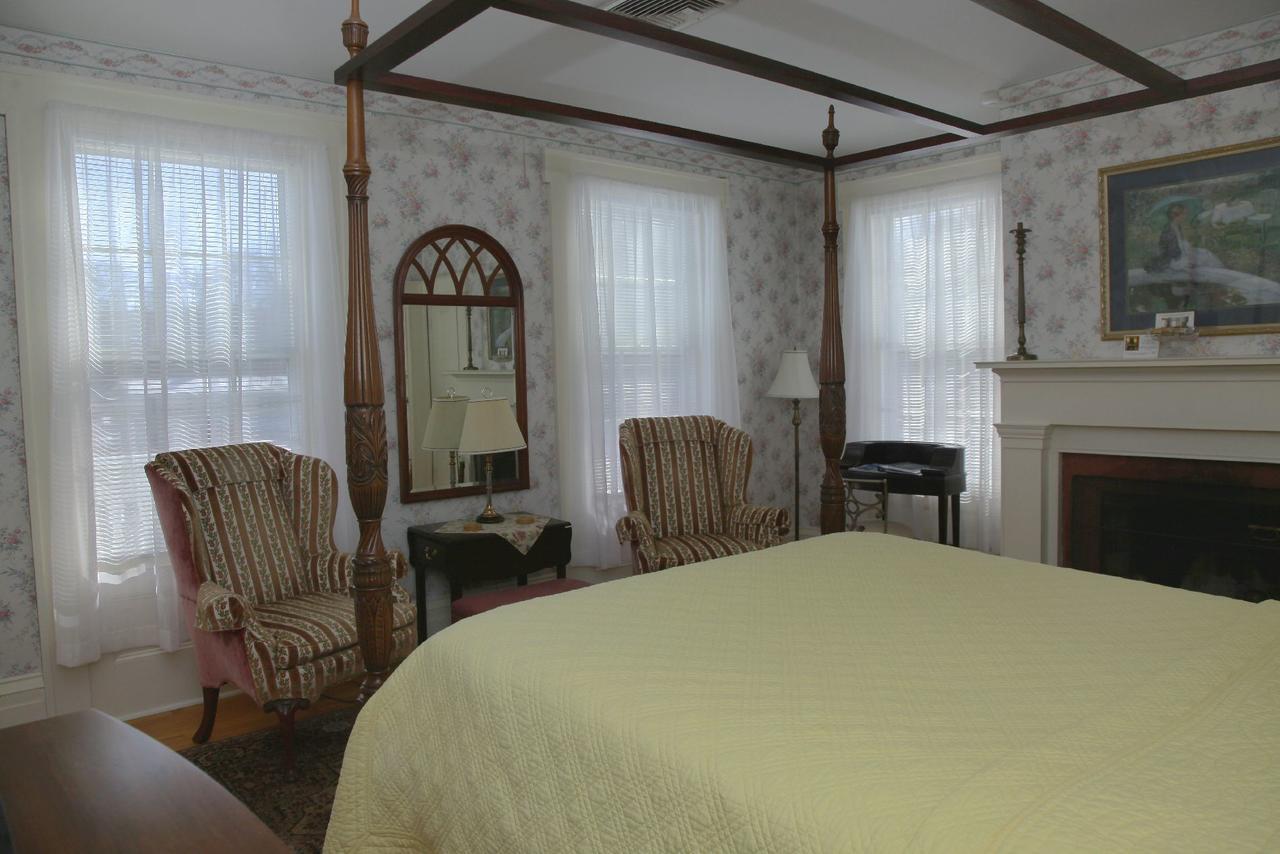 Bykenhulle House Bed And Breakfast Hopewell Junction Exterior photo