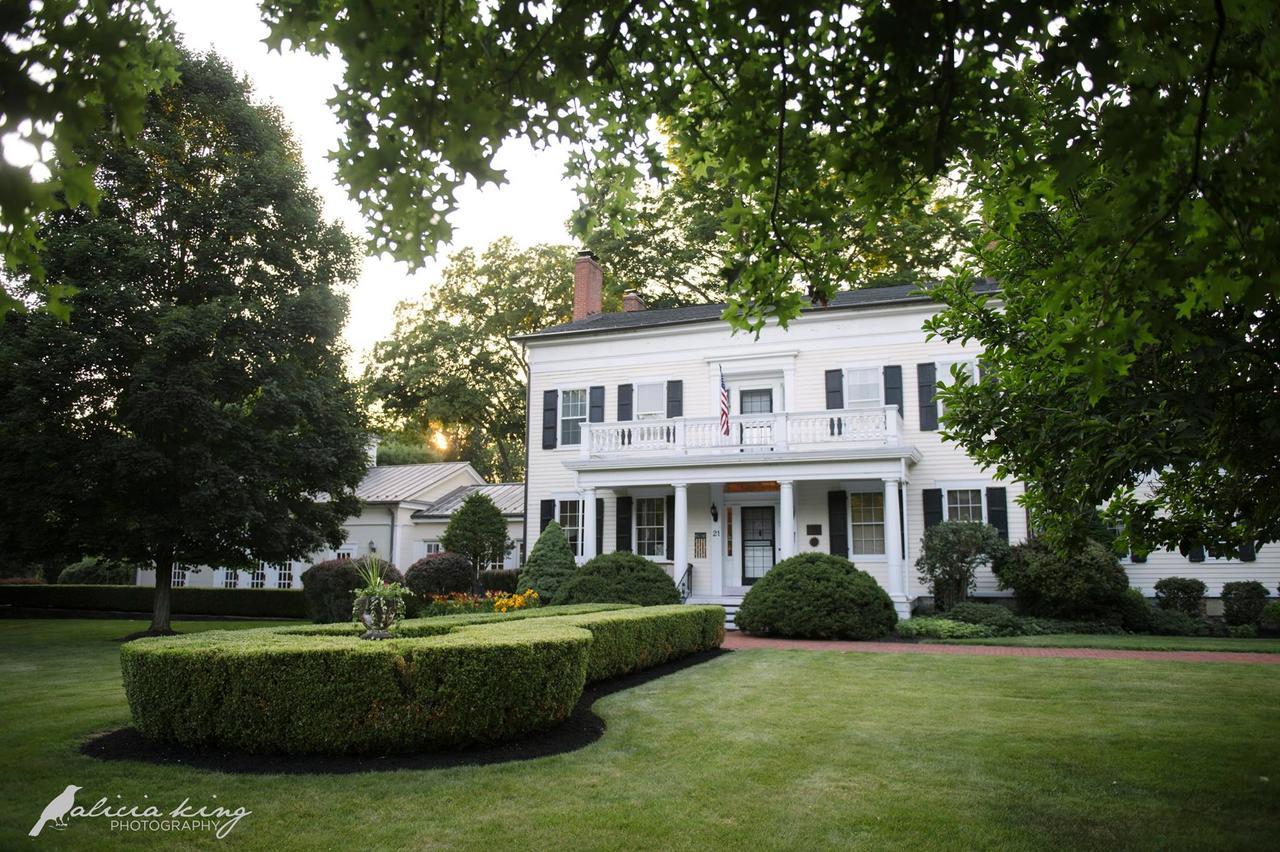 Bykenhulle House Bed And Breakfast Hopewell Junction Exterior photo