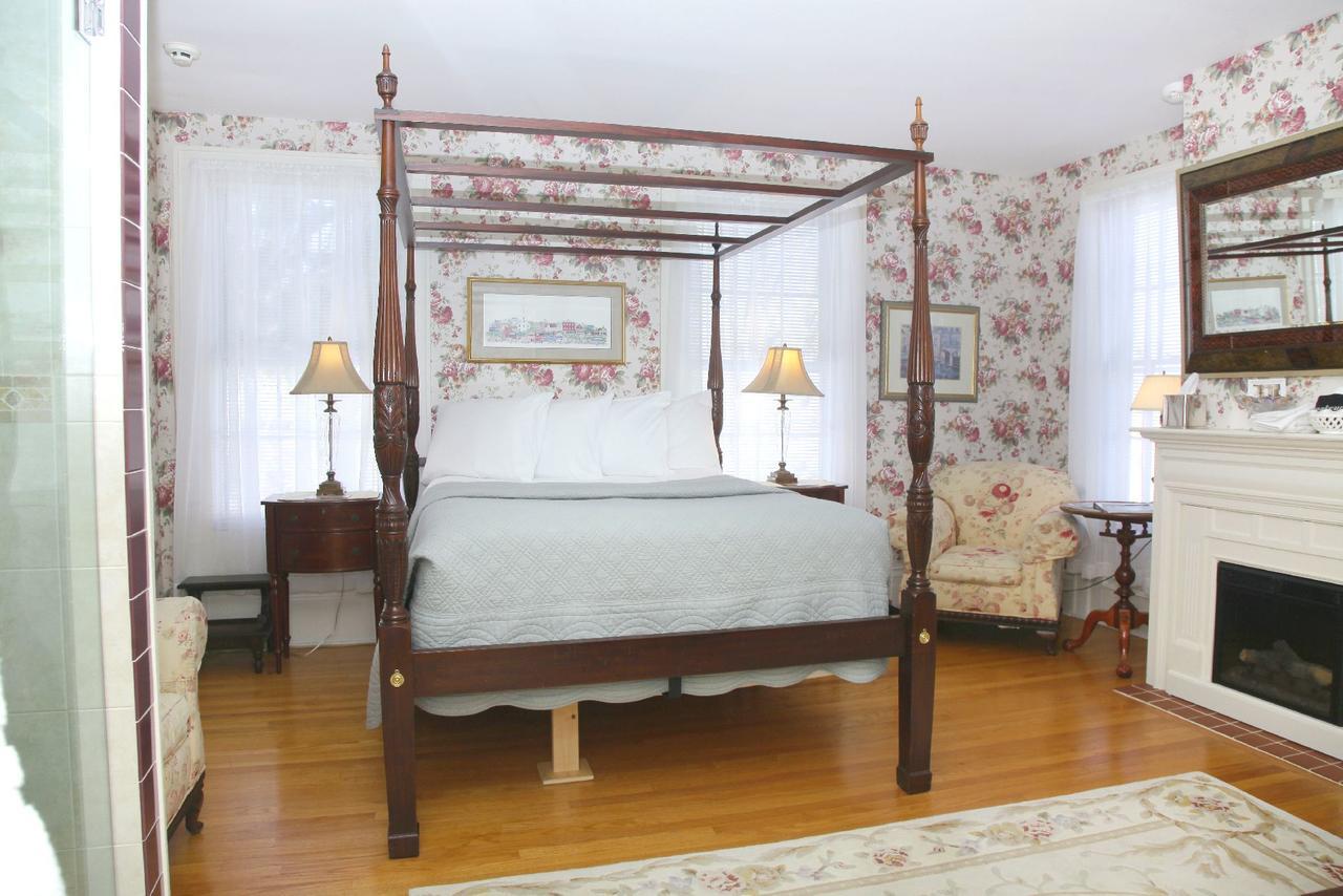 Bykenhulle House Bed And Breakfast Hopewell Junction Exterior photo