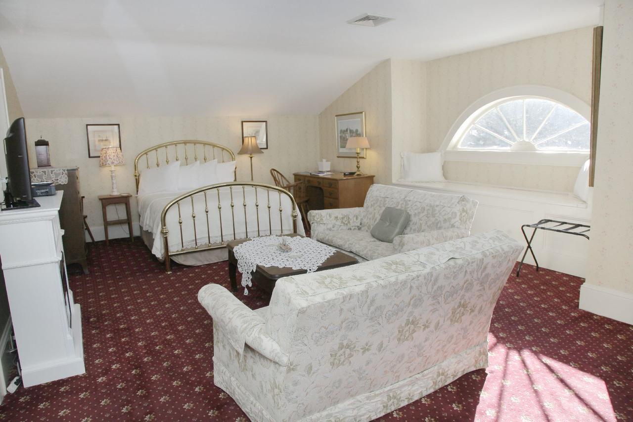 Bykenhulle House Bed And Breakfast Hopewell Junction Exterior photo