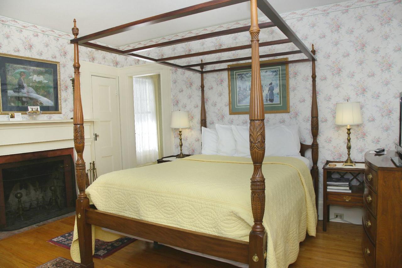 Bykenhulle House Bed And Breakfast Hopewell Junction Exterior photo