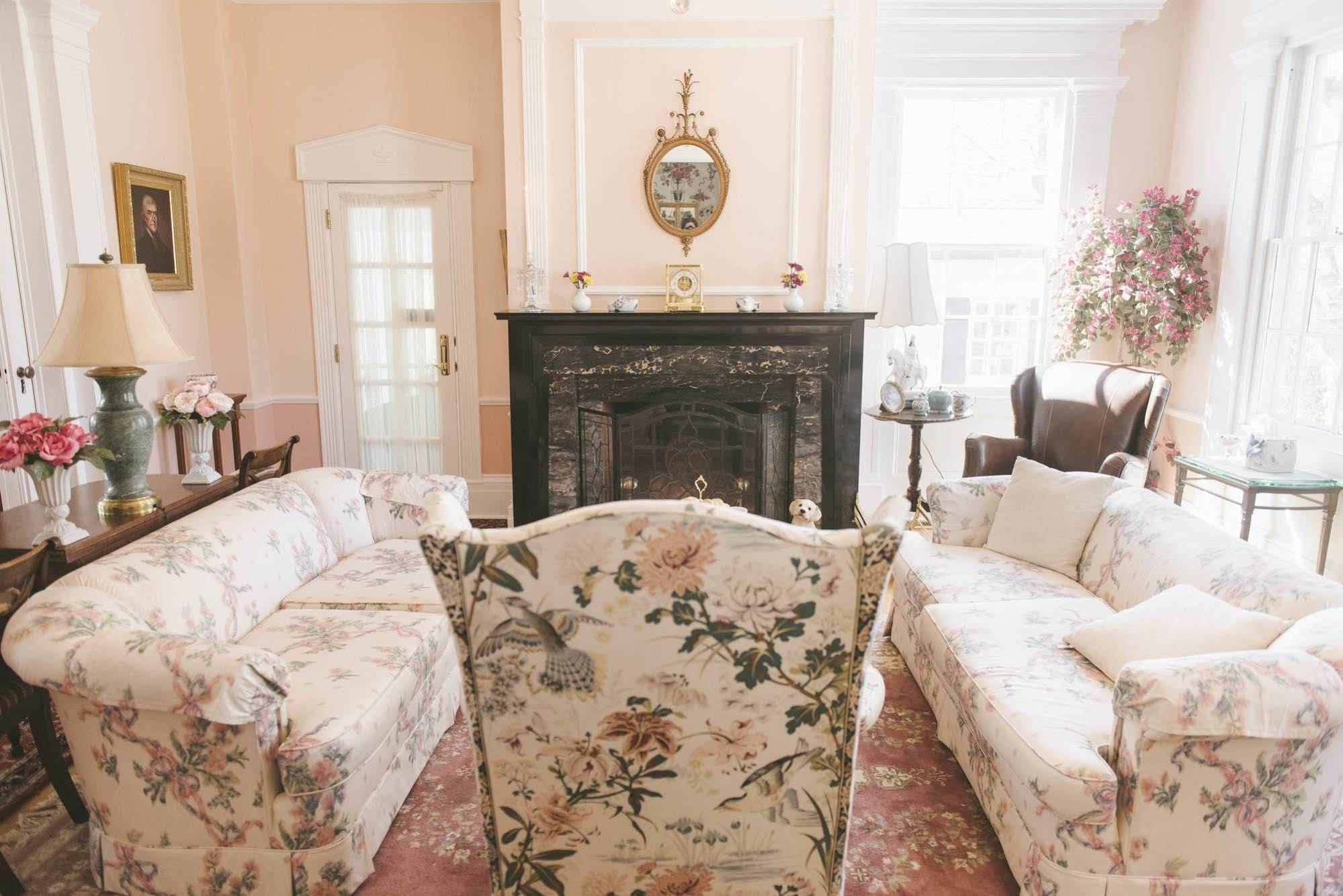 Bykenhulle House Bed And Breakfast Hopewell Junction Exterior photo